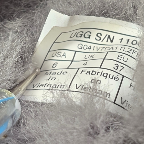 UGG Scuffette II Slippers Women’s Size 6 Gray Sheepskin Suede Cozy - Picture 3 of 6